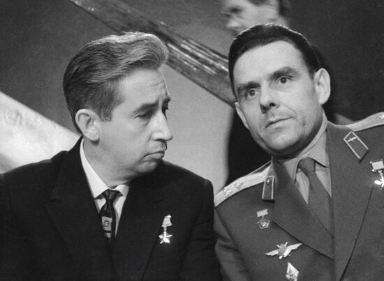Vladimir Komarov and Konstantin Feoktistov at the TV studio. 