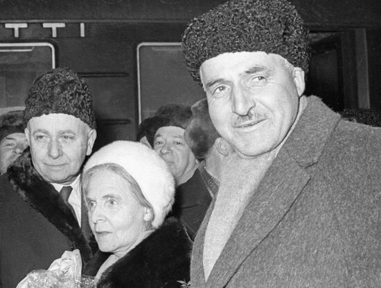 ARAGON TRIOLE SIMONOV WRITERS