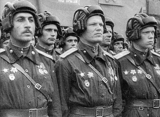 Parade Tankmen 