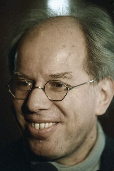 VIOLINIST KREMER