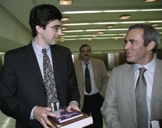GRANDMASTERS KRAMNIK KASPAROV