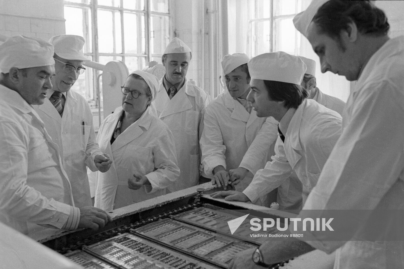 CONFECTIONERS EAST GERMANY VISIT "KRASNY OKTYABR"