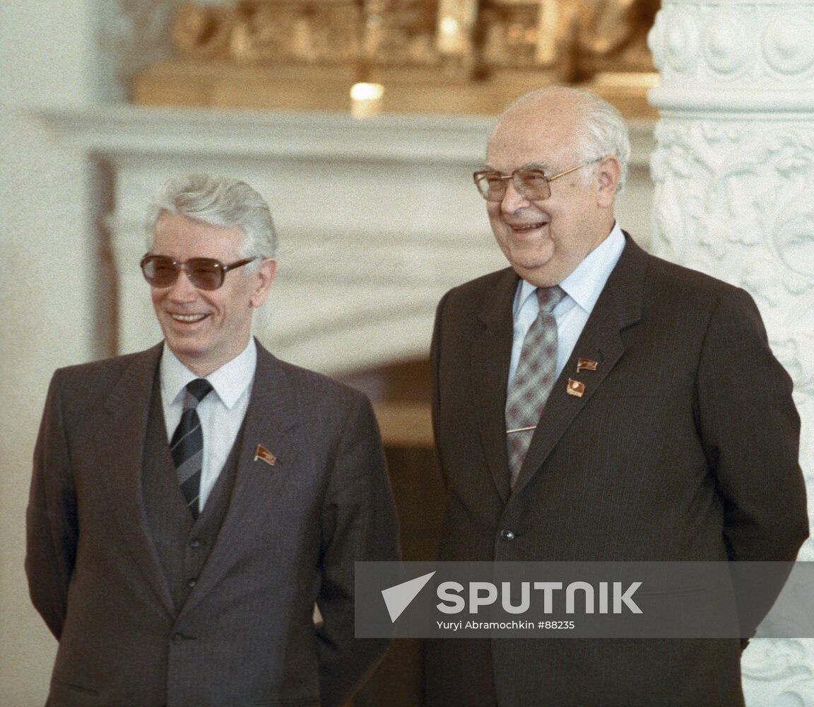 DOBRYNIN MEDVEDEV 