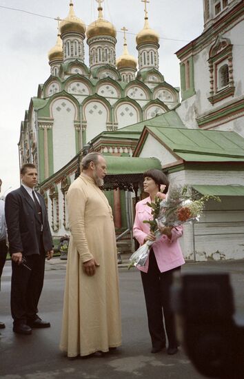 Mireille Mathieu Moscow Church Priest 