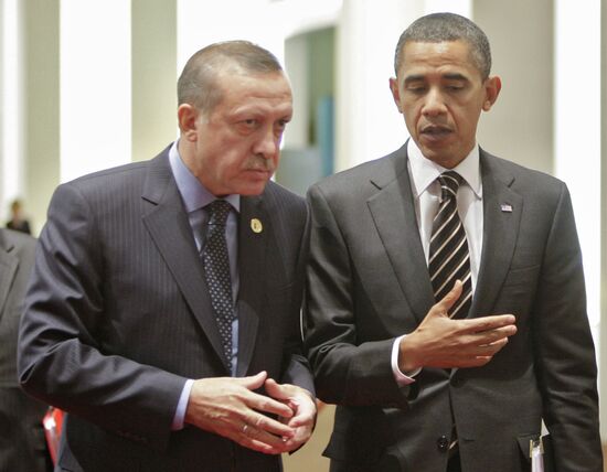 Recep Tayyip Erdogan and Barack Obama at G20 summit in Seoul