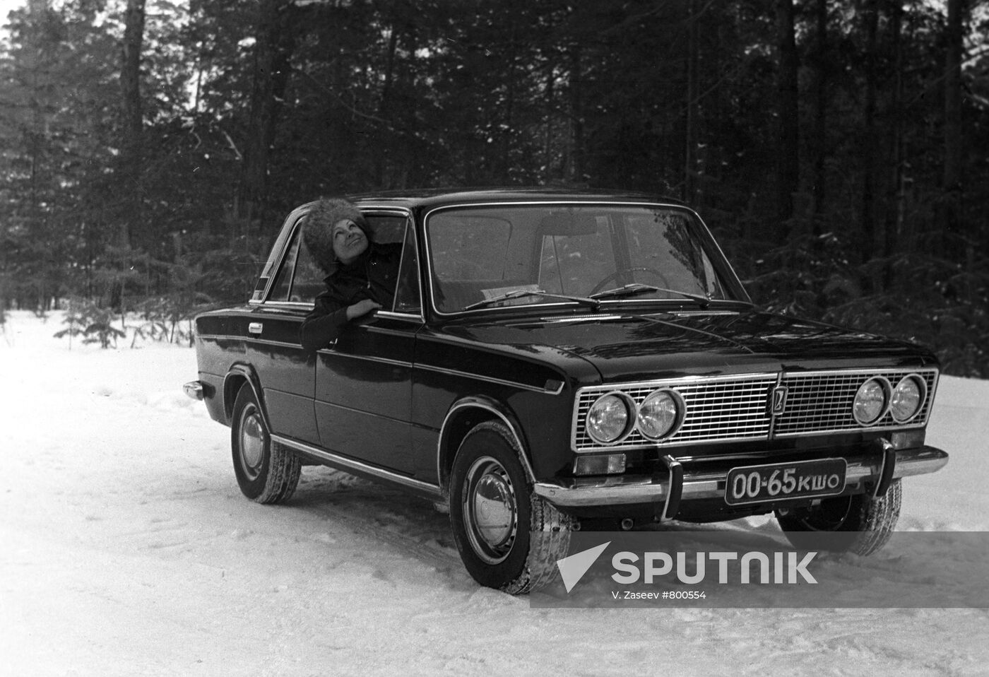 A Lada VAZ-2103 passenger car