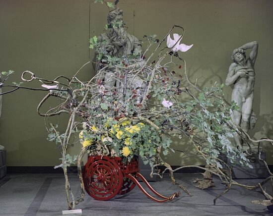 Peace ikebana arrangement
