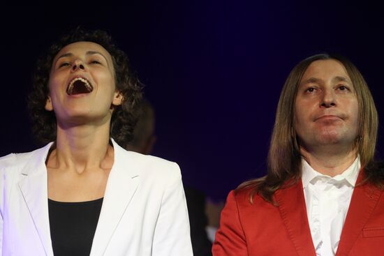 Yulia Chicherina and Shura