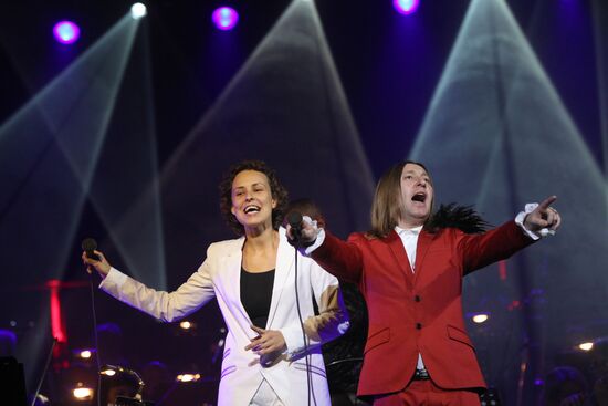 Yulia Chicherina and Shura