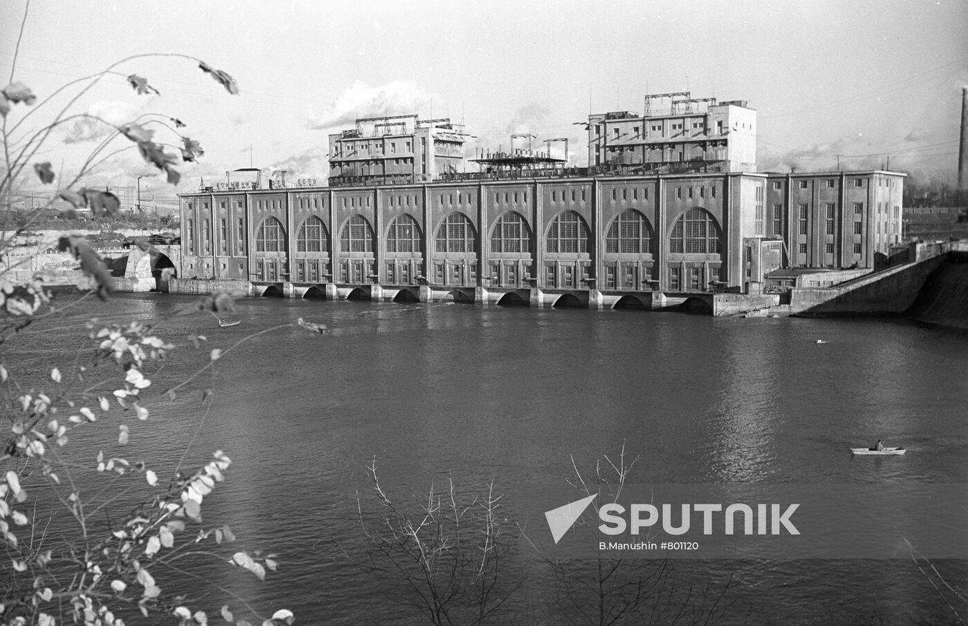 Panorama of the Volkhov hydropower plant