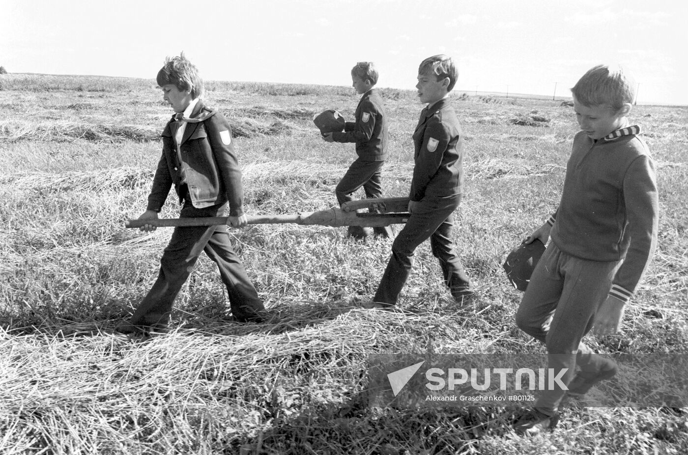 Pupils of Secondary School No.42 find new exhibits for museum