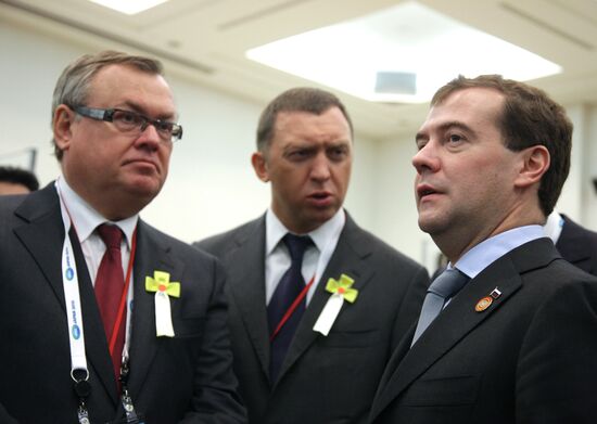 Dmitry Medvedev arrives for APEC summit in Japan