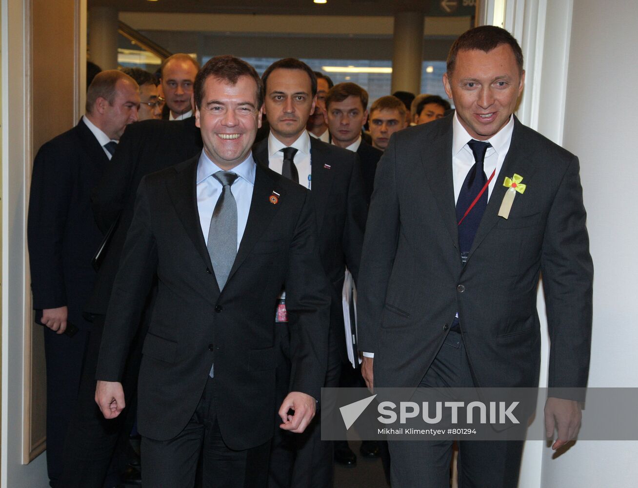 Dmitry Medvedev arrives for APEC summit in Japan