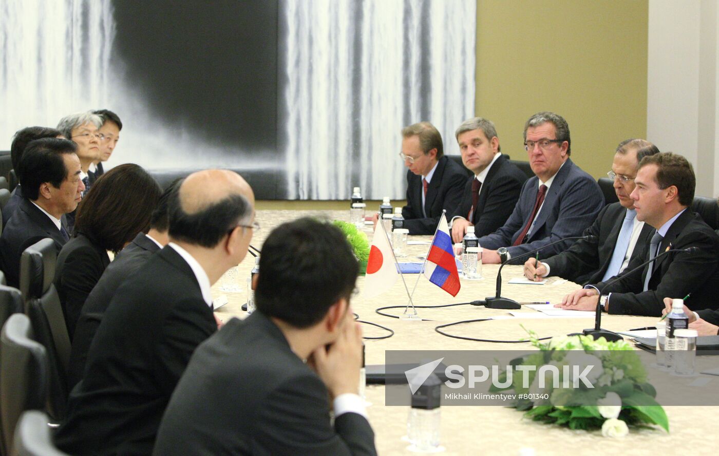Dmitry Medvedev arrives for APEC summit in Japan
