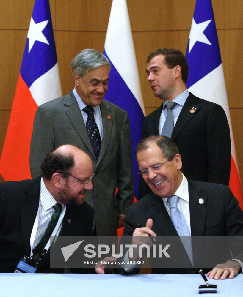 Dmitry Medvedev arrives for APEC summit in Japan
