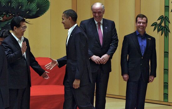 Dmitry Medvedev visits APEC summit in Japan