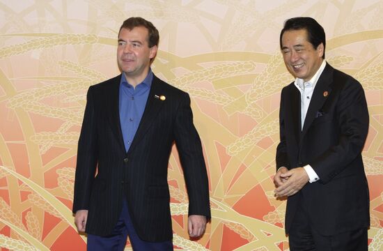 Dmitry Medvedev visits APEC summit in Japan