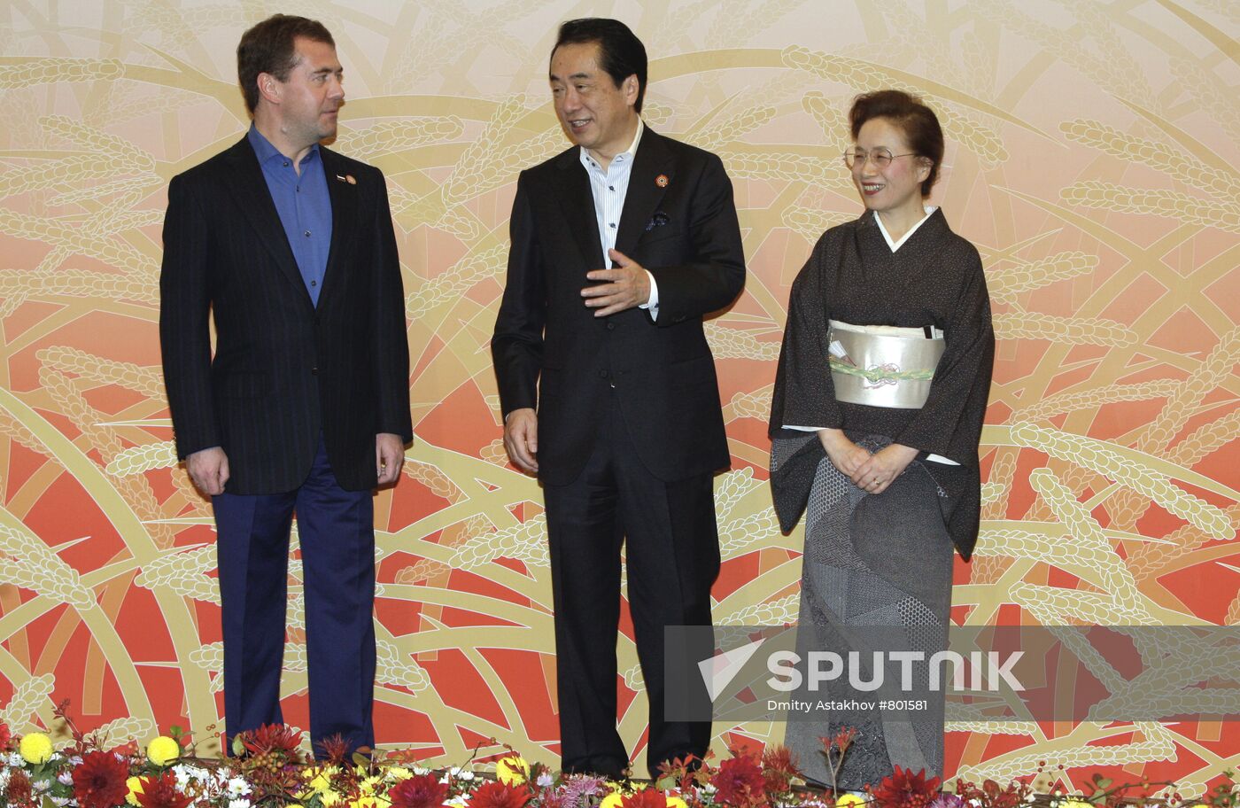 Dmitry Medvedev visits APEC summit in Japan