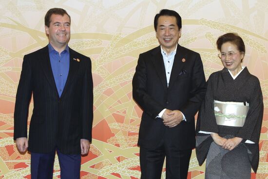 Dmitry Medvedev visits APEC summit in Japan