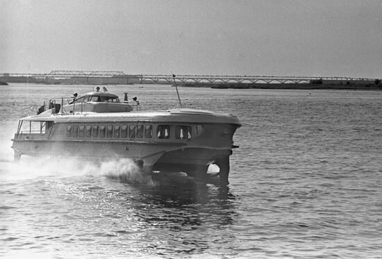 Raketa hydrofoil boat