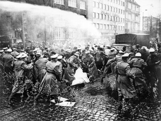 Crackdown on protesters, Frankfurt am Main