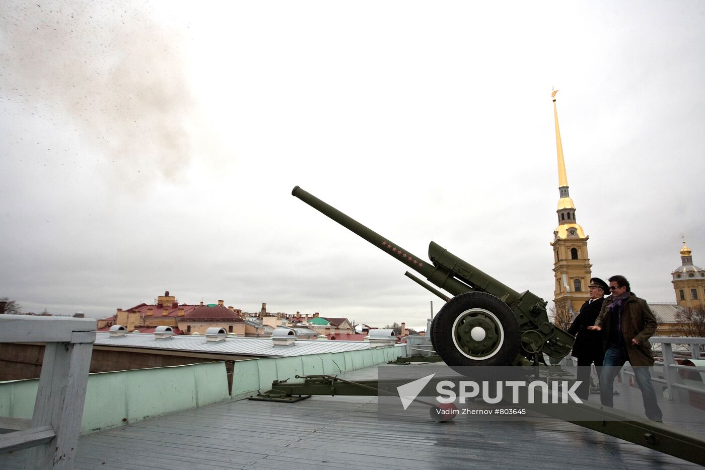 Oleg Menshikov fires a cannon at Peter and Paul Fortress