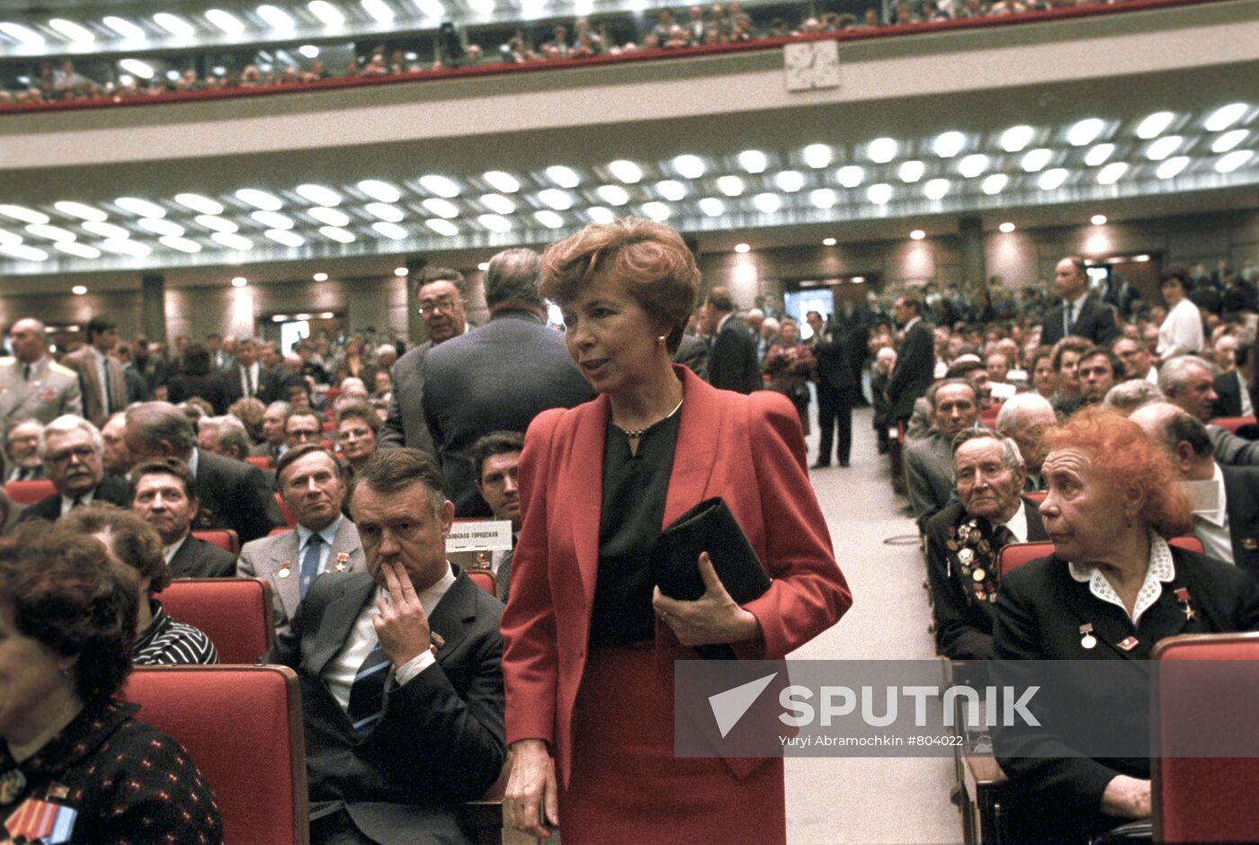Raisa Maksimovna Gorbacheva before ceremonial meeting in Kremlin