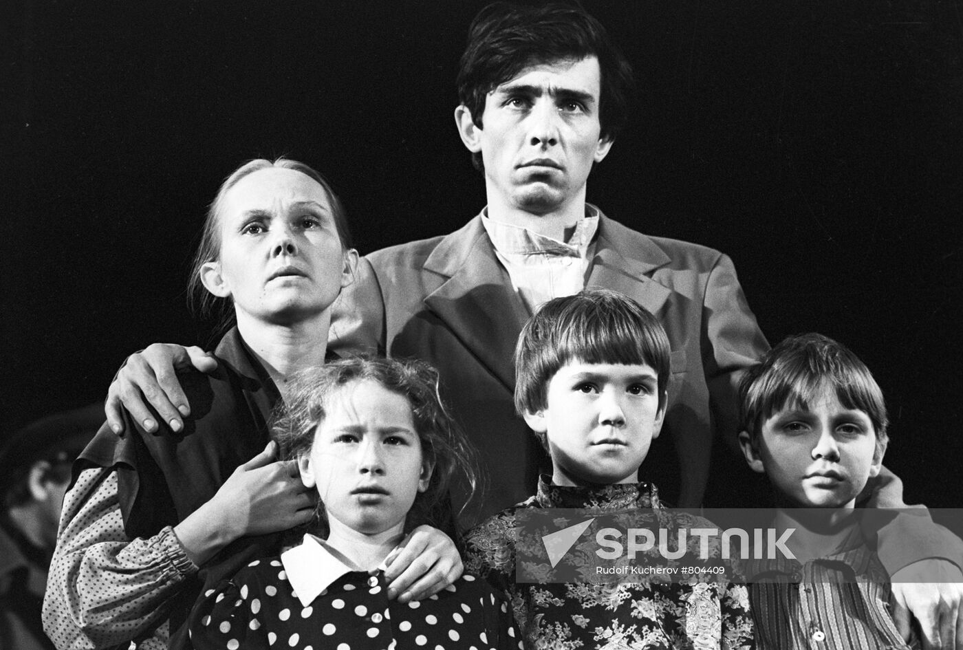 Scene from play "Brothers and Sisters"