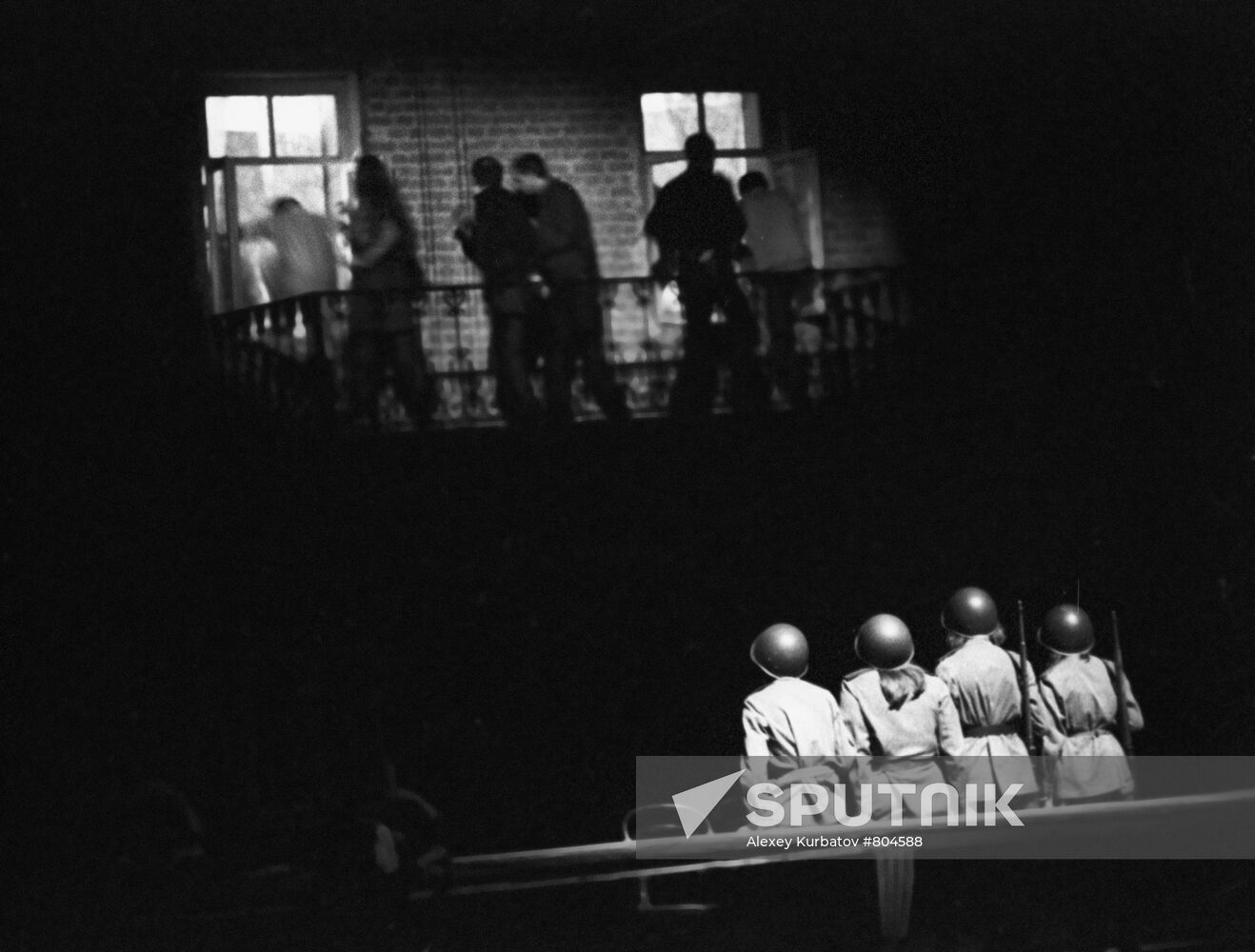Svetlana Aleksievich's War's Unwomanly Face at Taganka Theater