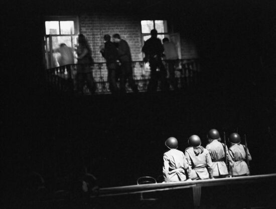 Svetlana Aleksievich's War's Unwomanly Face at Taganka Theater