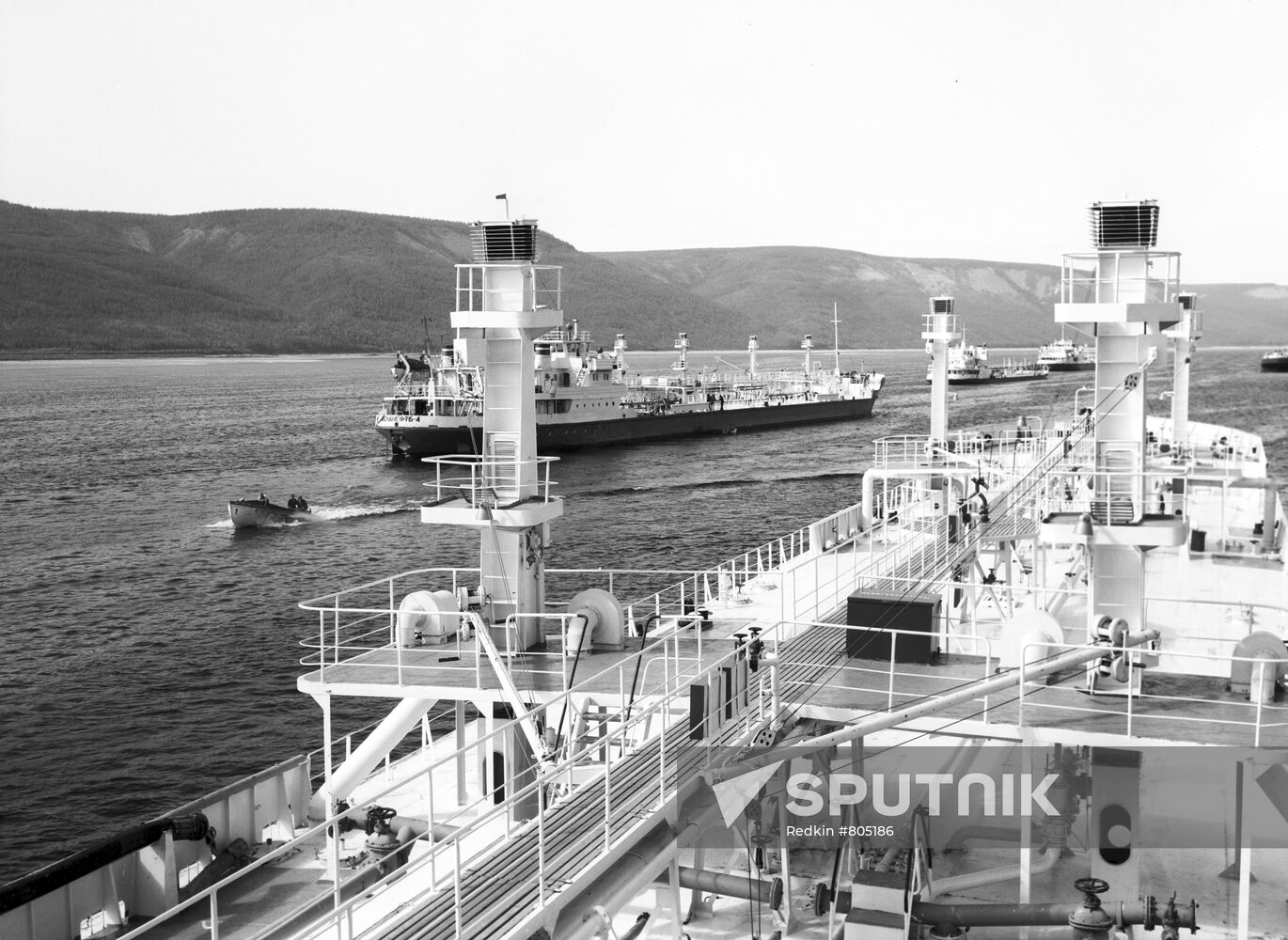 Navigation on the Lena River