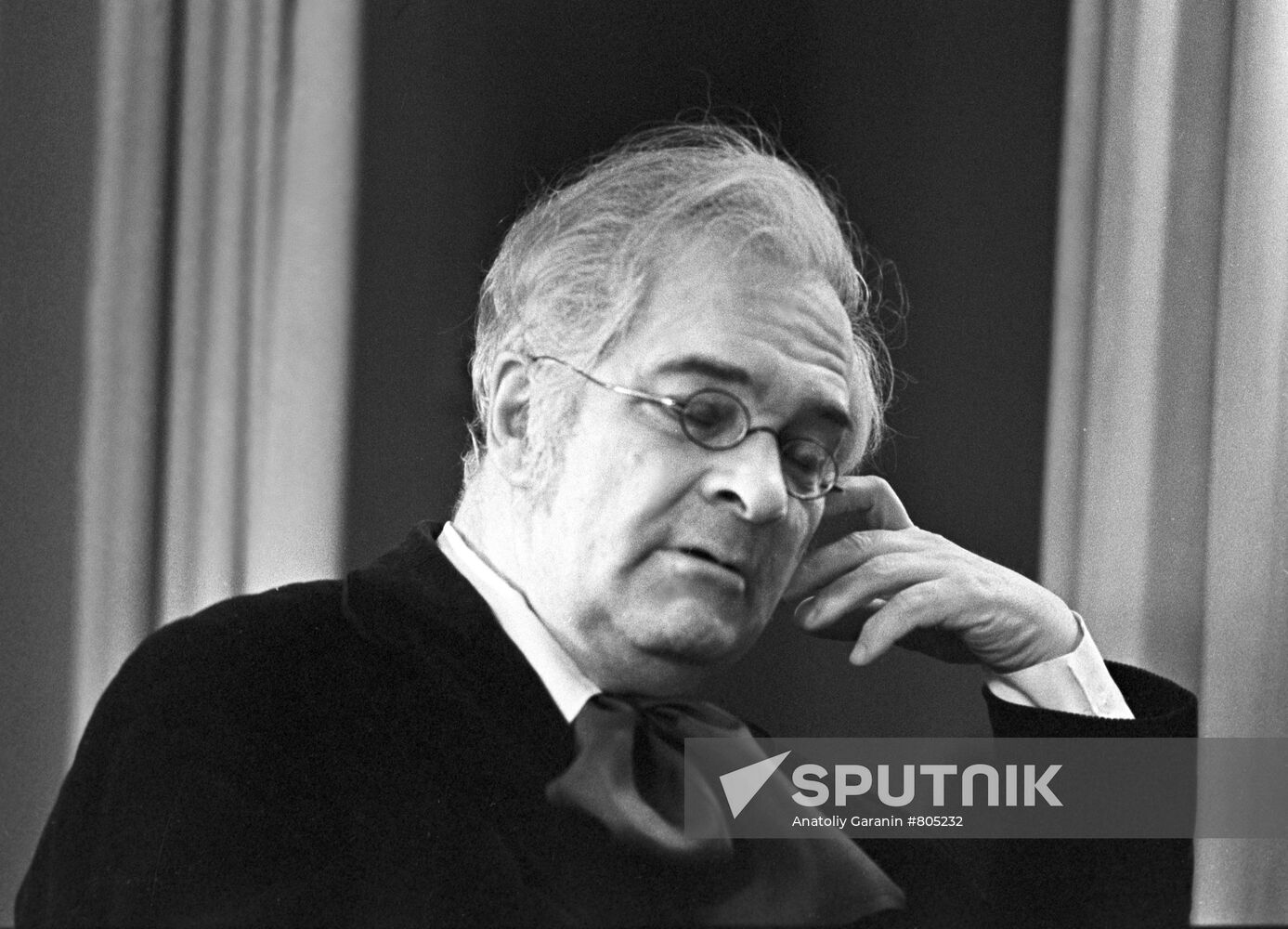Artist Maxim Shtraukh