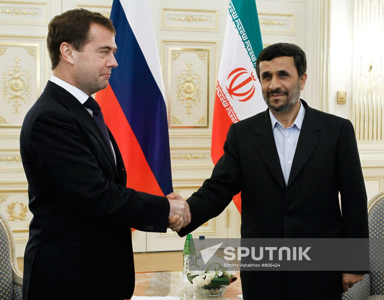 Dmitry Medvedev attends Caspian states' summit in Baku