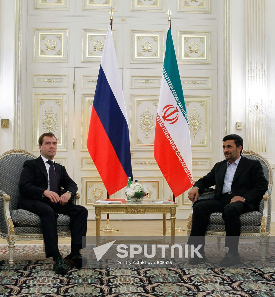 Dmitry Medvedev attends Caspian states' summit in Baku