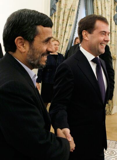 Dmitry Medvedev attends Caspian states' summit in Baku