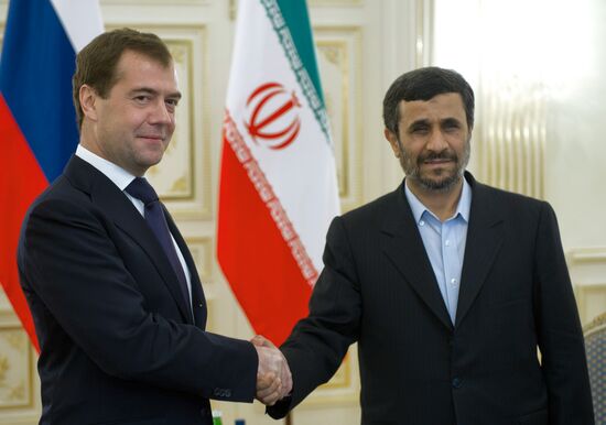 Dmitry Medvedev attends Caspian states' summit in Baku