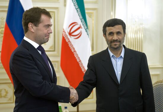 Dmitry Medvedev attends Caspian states' summit in Baku