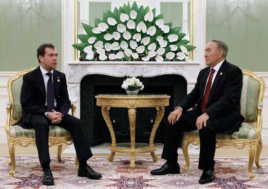 Dmitry Medvedev at Caspian states' summit in Baku