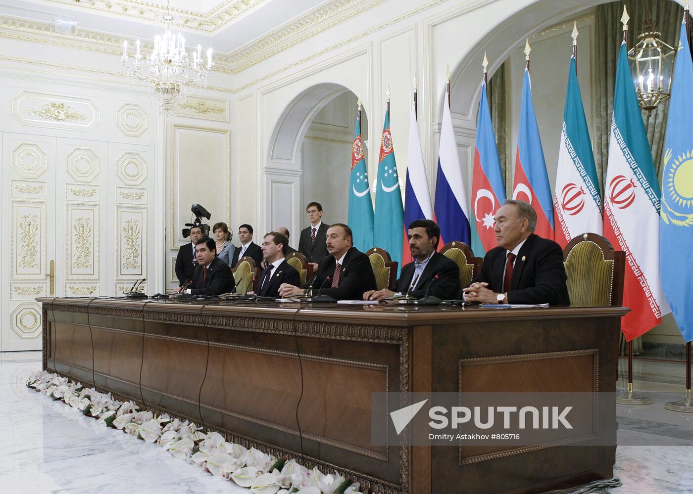 Dmitry Medvedev at Caspian states' summit in Baku