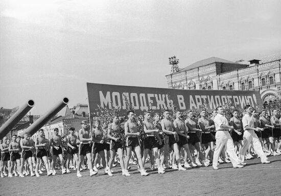 Athletes parading on Moscow's Red Square