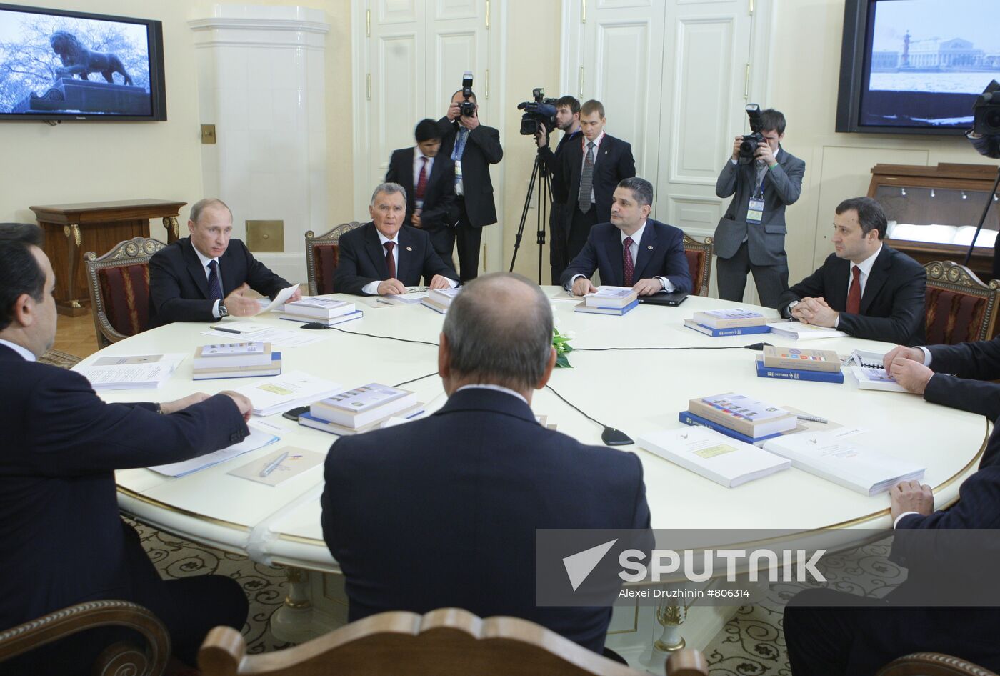 Vladimir Putin visits North Western Federal District