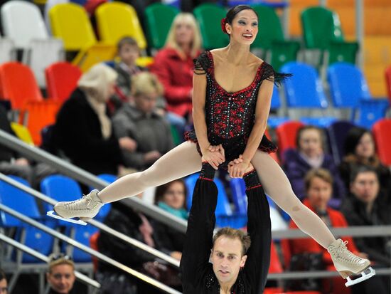 Amanda Evora, Mark Ladwig