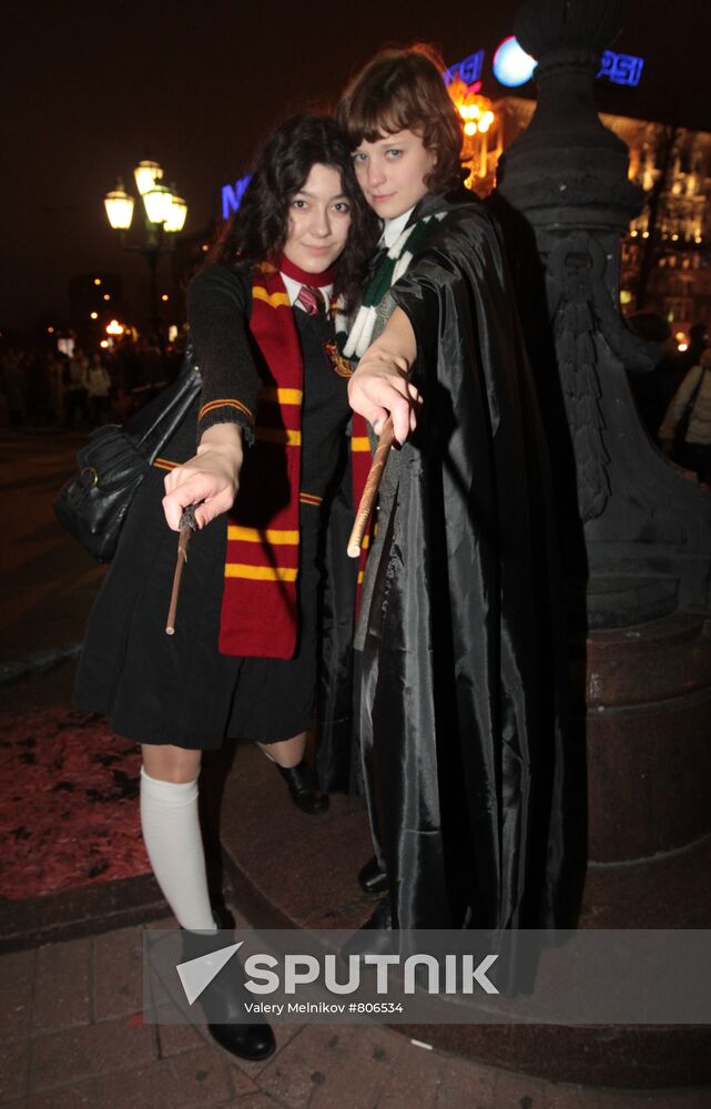 Girls disguised as Harry Potter characters