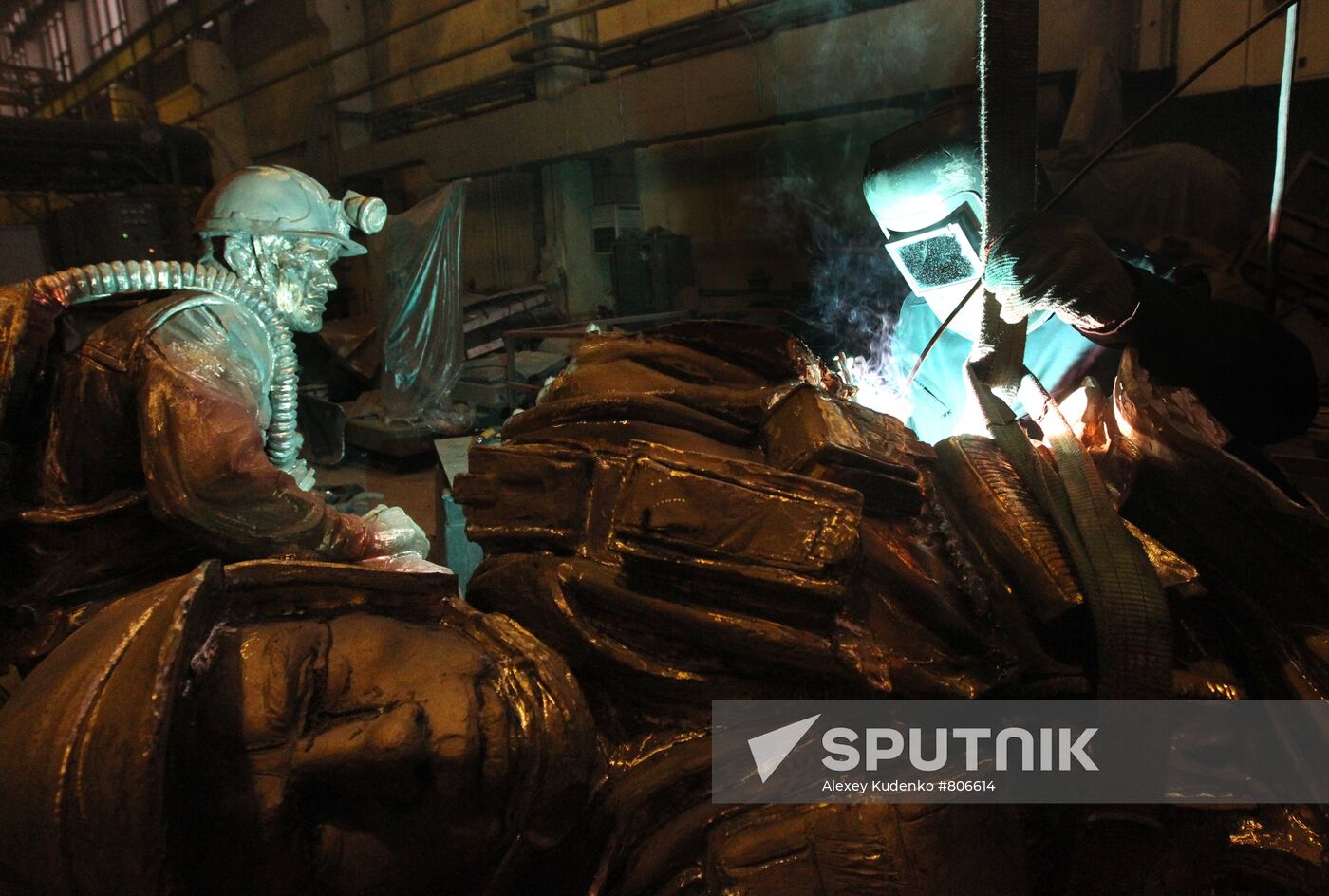 Lit-Art sculpture manufacturer's casting shop