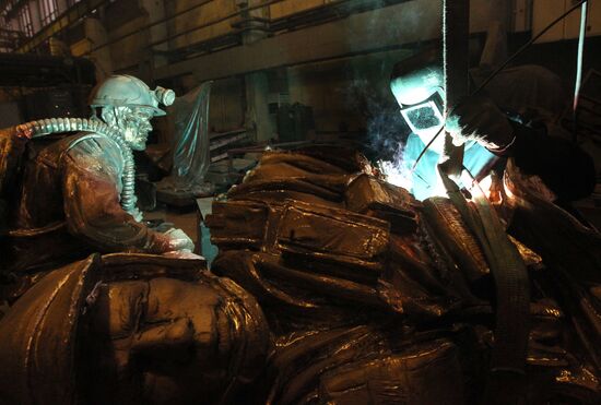 Lit-Art sculpture manufacturer's casting shop