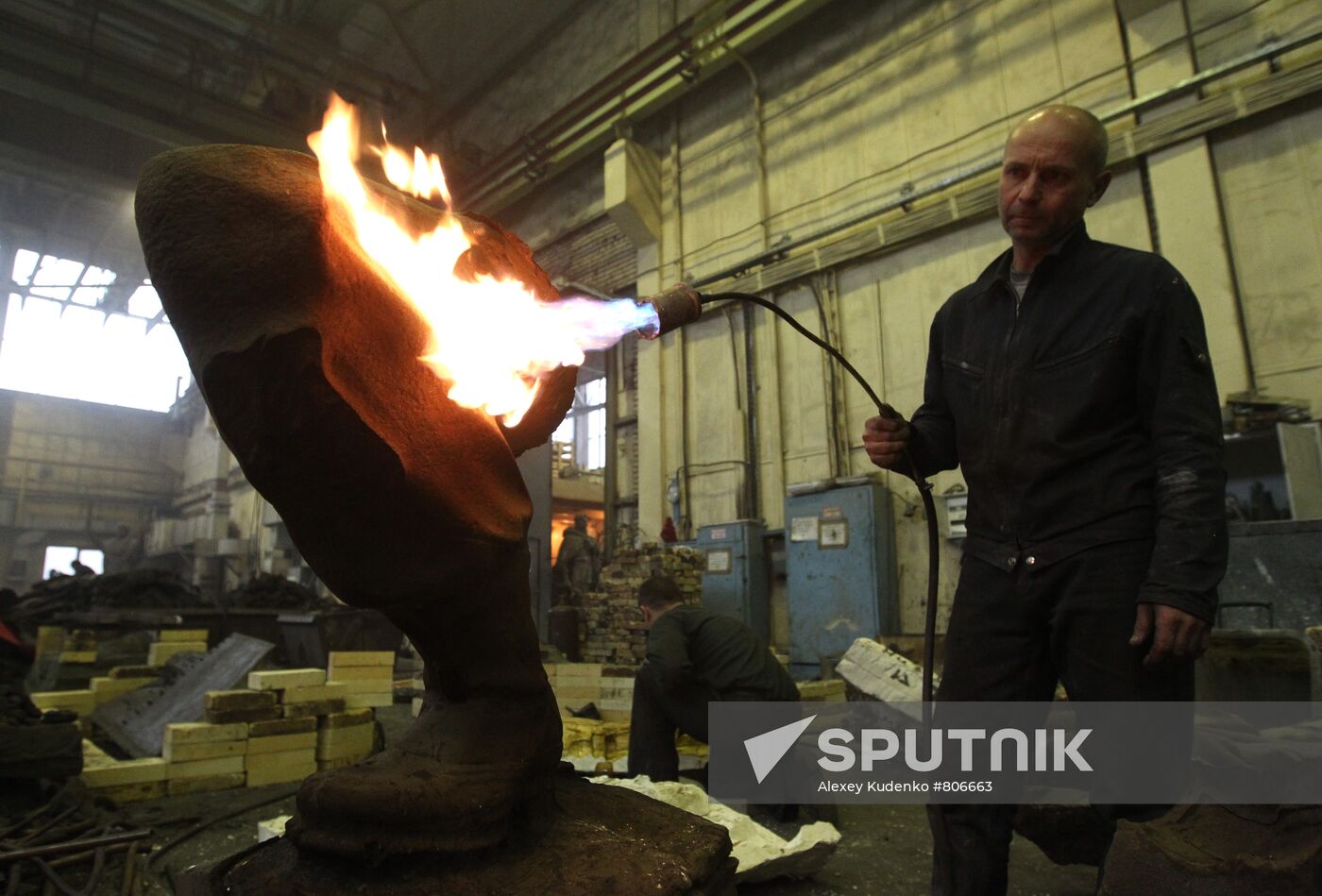 Lit-Art sculpture manufacturer's casting shop