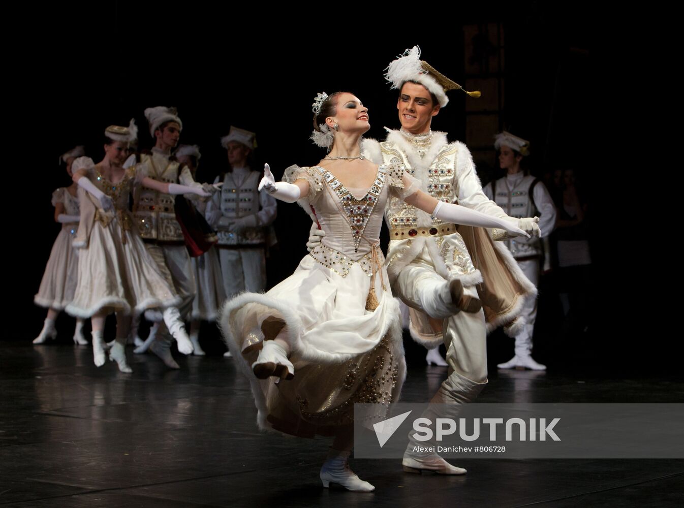 Russia's top ballet schools present students