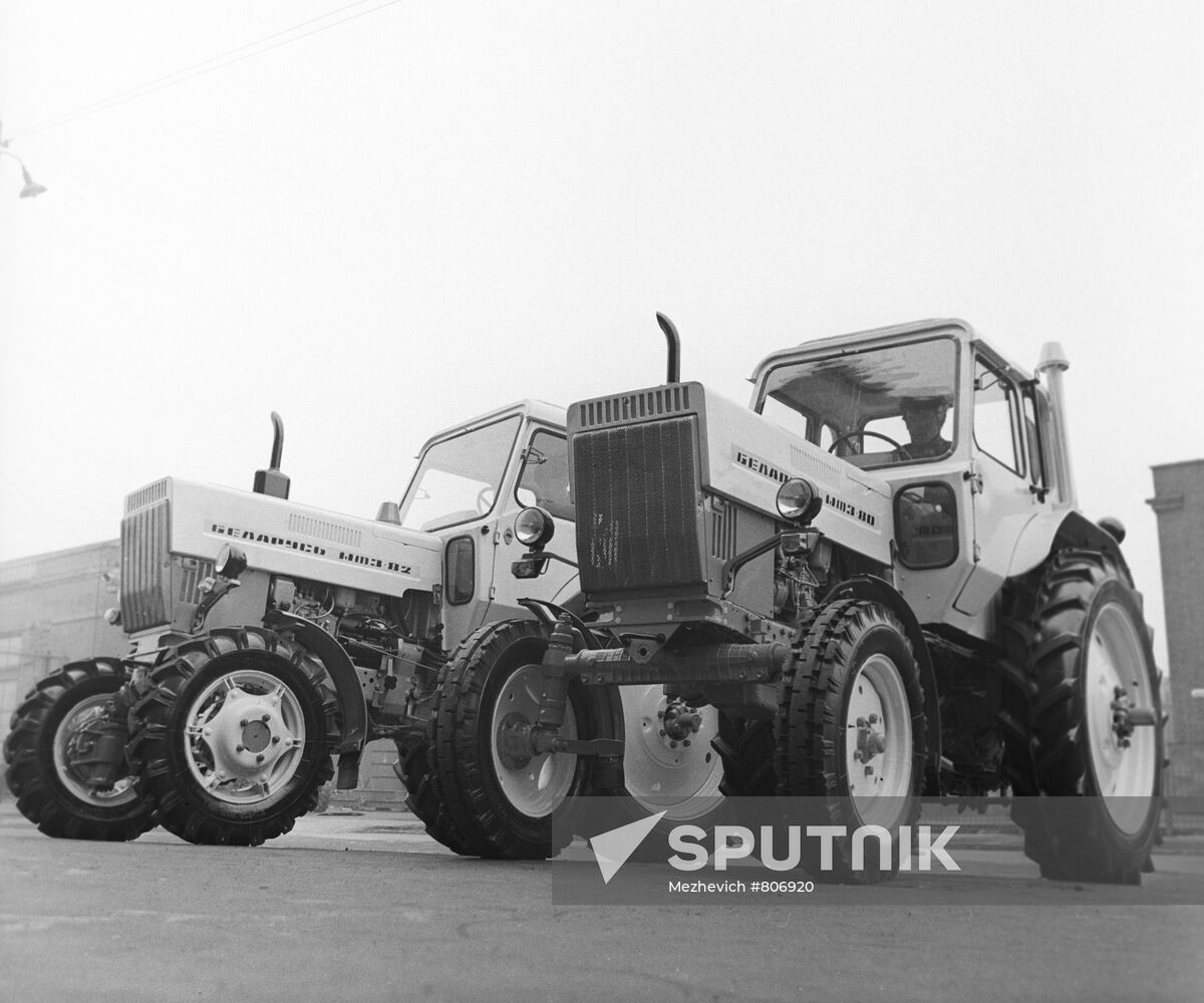 The MTZ-80 and MTZ-82 tractors