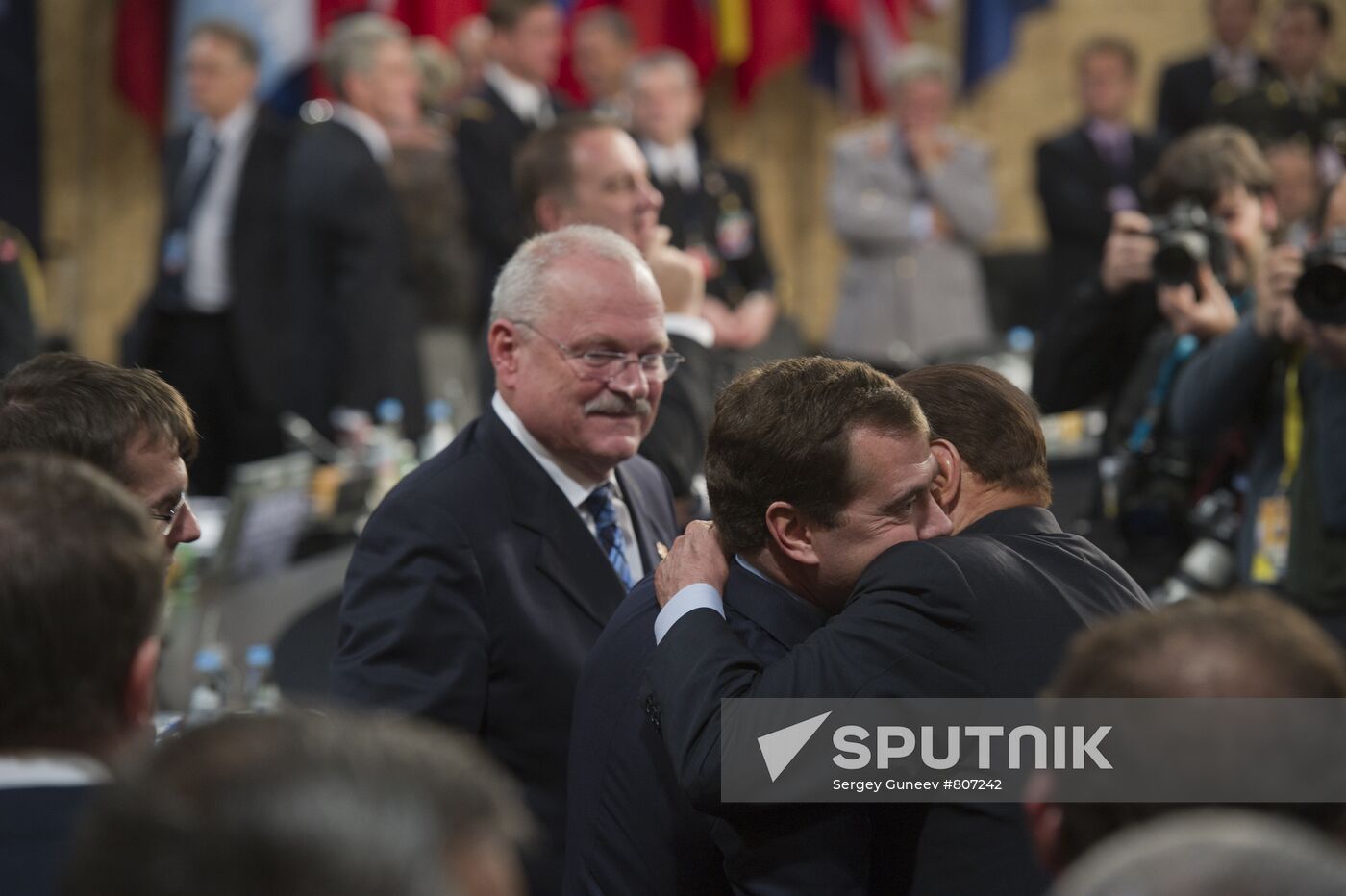 President Medvedev arrives in Lisbon for Russia-NATO summit