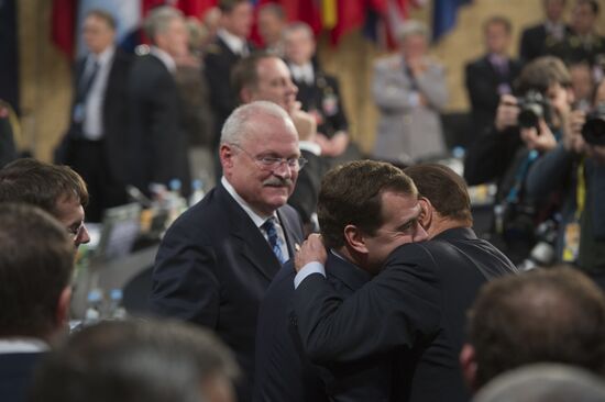 President Medvedev arrives in Lisbon for Russia-NATO summit